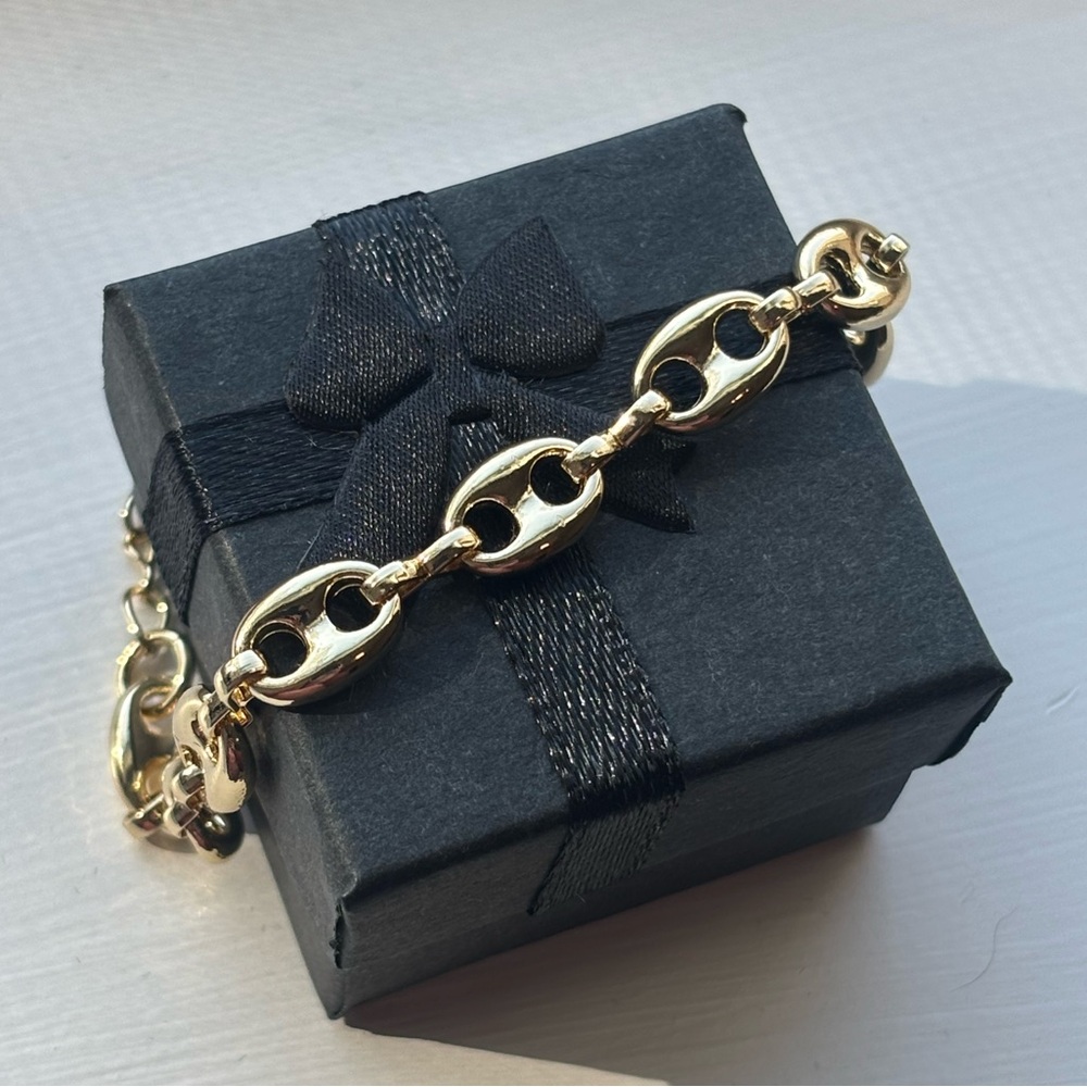 Gold Link Bracelet - Elegant Women’s Bracelet - Picture 4 of 9